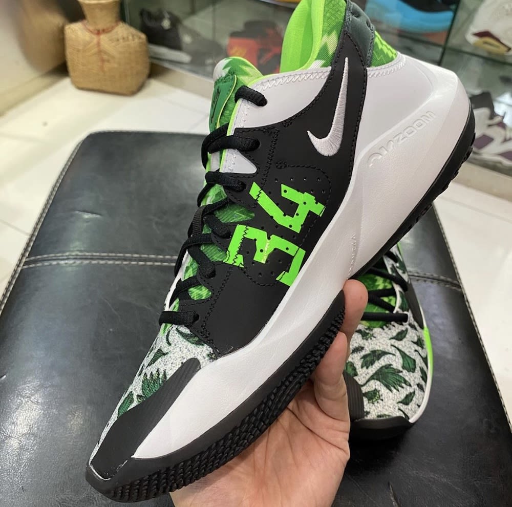 Nike Zoom Freak 2 White Green Release Date DA0907-002 Right Medial
