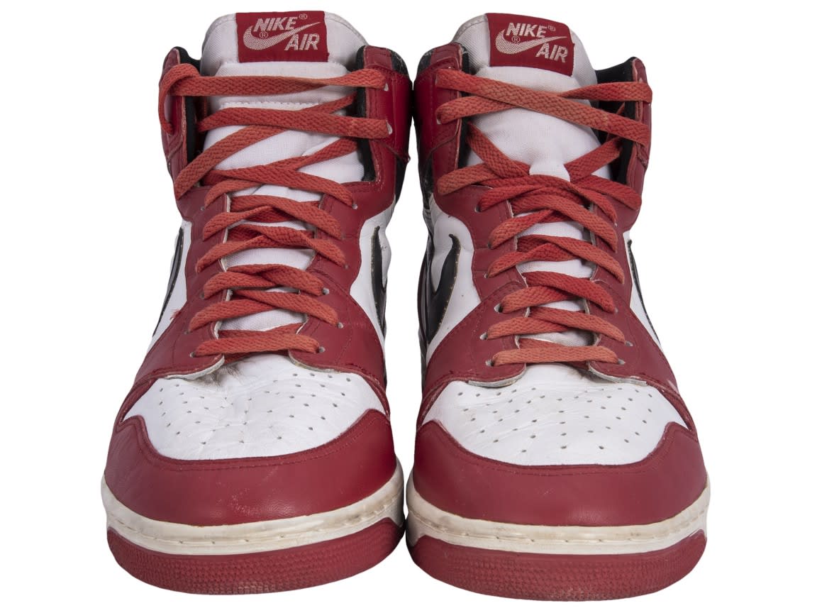 Sotheby&#x27;s and Goldin Auctions Air Jordan 1 &#x27;Chicago&#x27; Dunk Sole Front