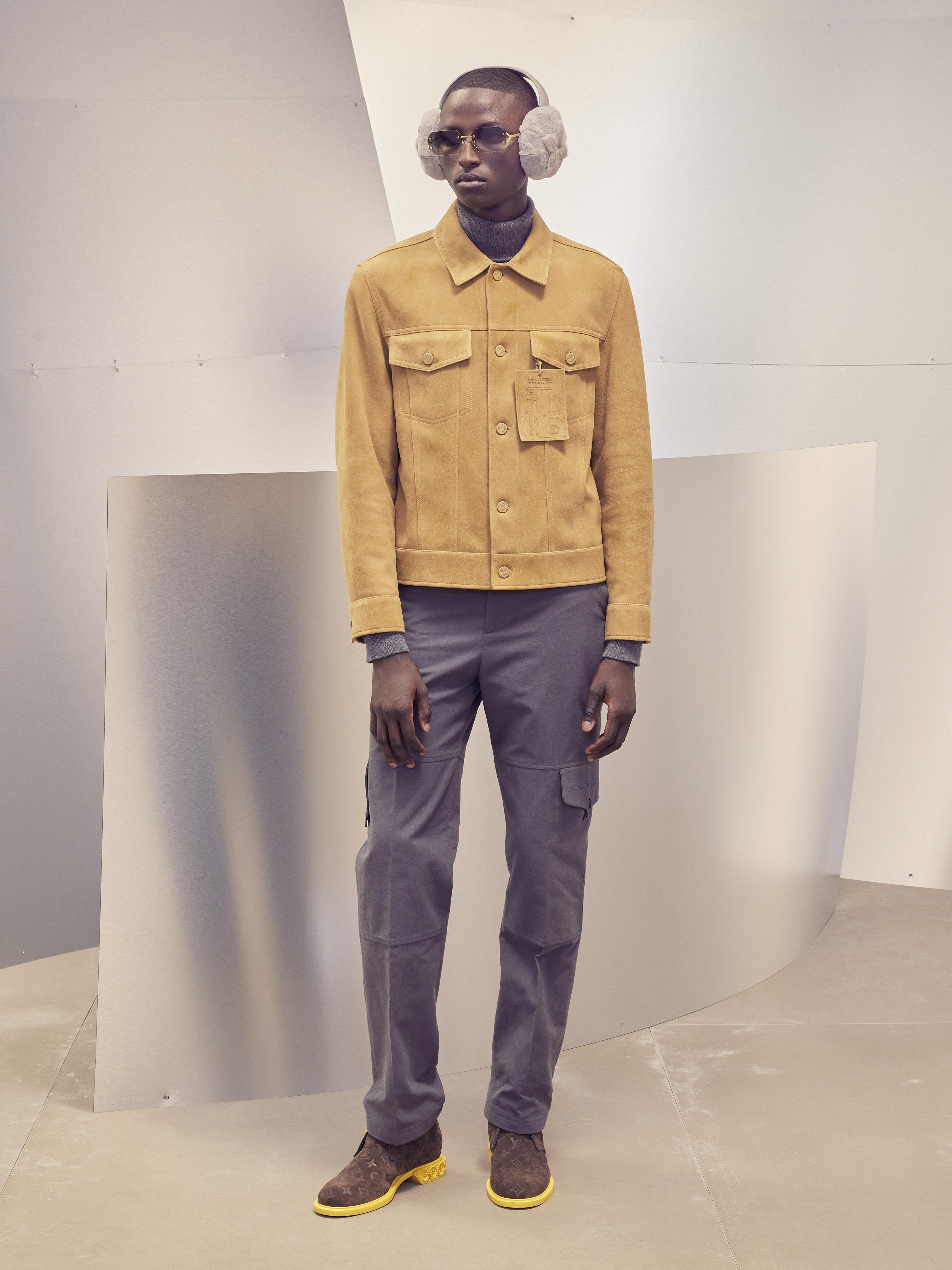 LOUIS VUITTON Pre-Fall 2022 Collection by Virgil Abloh - Male Model Scene