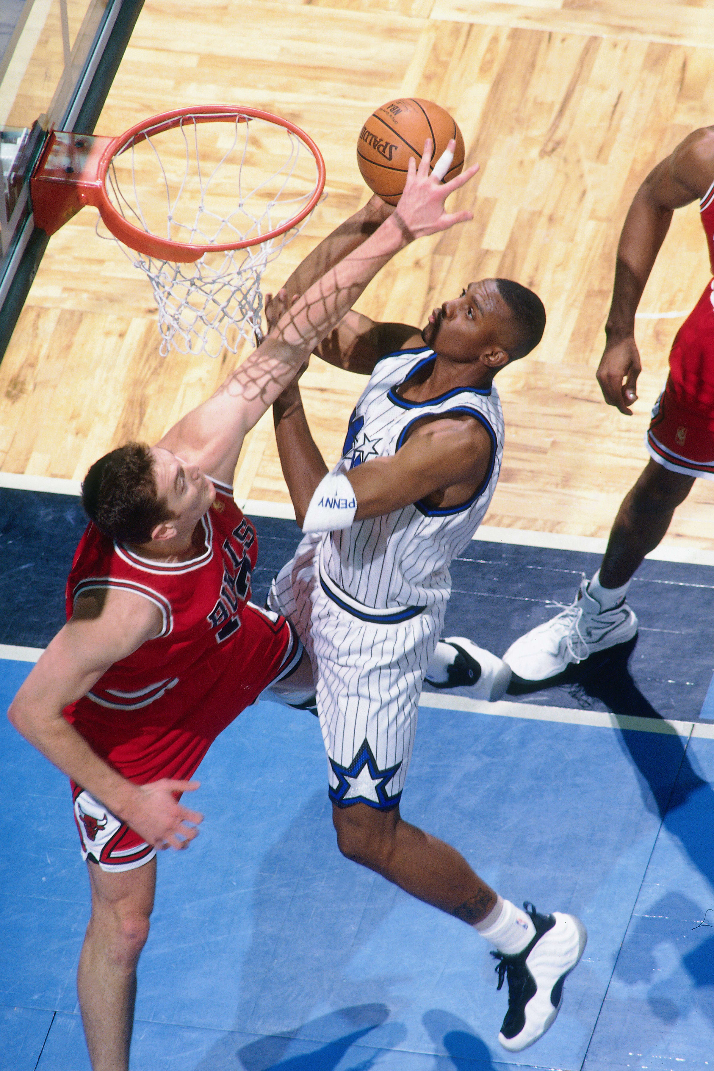 Penny Hardaway Wearing His White Nike Air Foamposite One PE