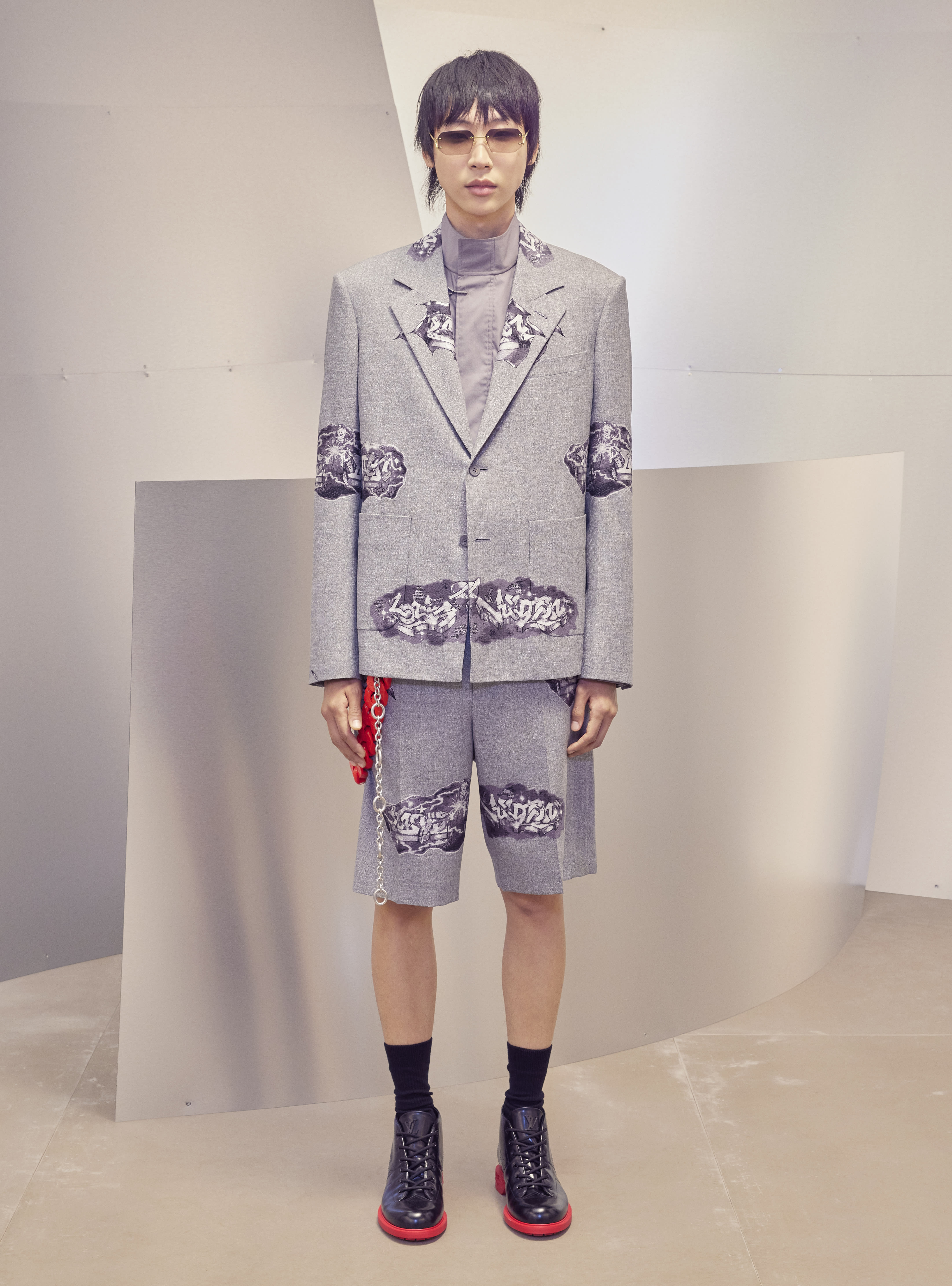 LOUIS VUITTON Pre-Fall 2022 Collection by Virgil Abloh - Male