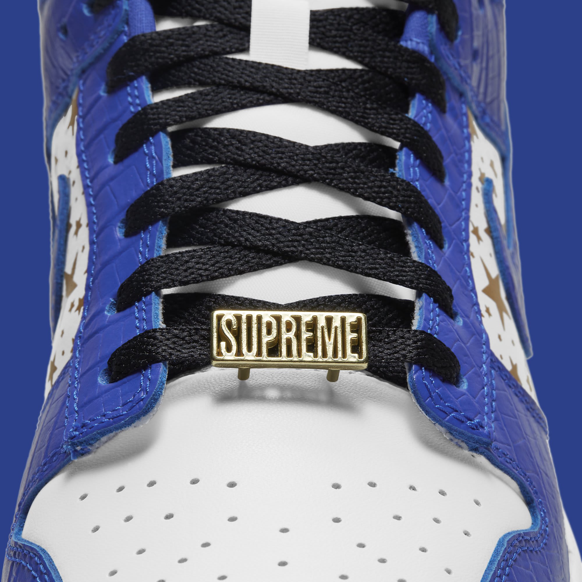 Supreme x Nike SB Dunk Low &#x27;Hyper Royal&#x27; DH3228-100 Front