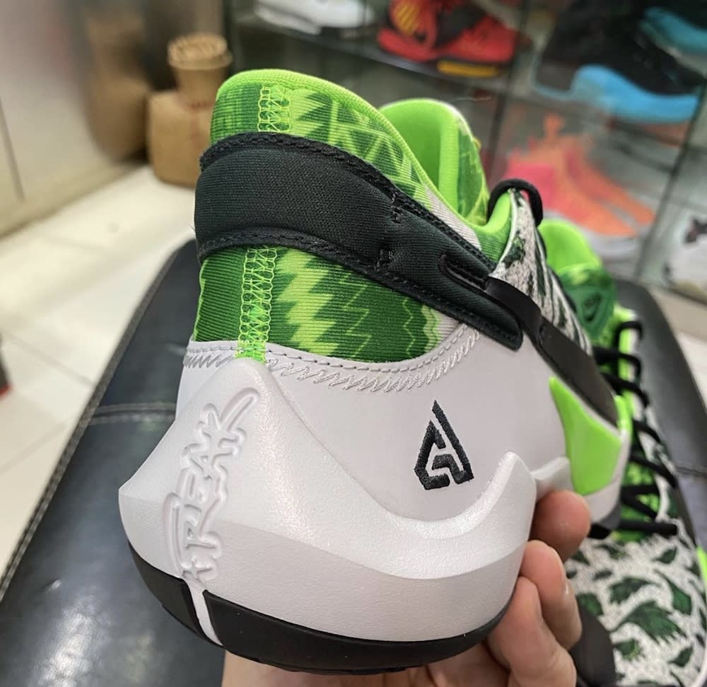 Nike Zoom Freak 2 White Green Release Date DA0907-002 Heel