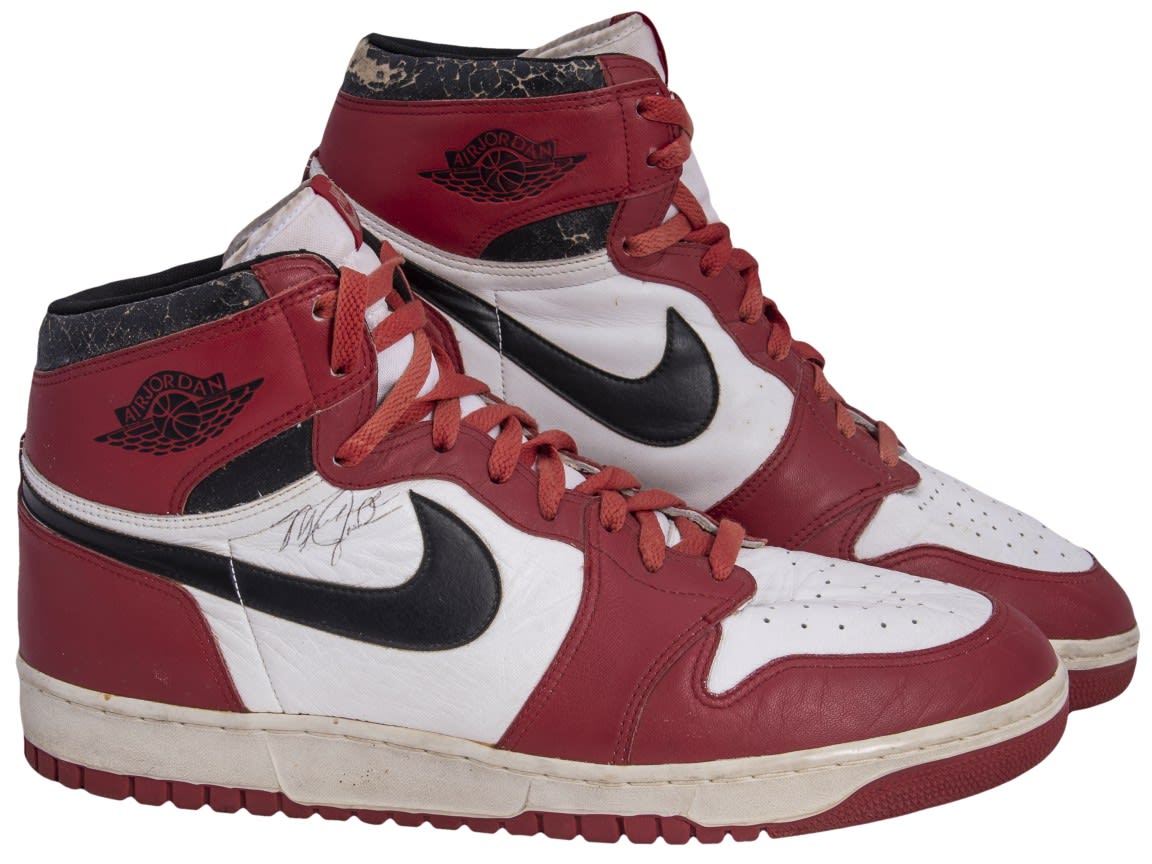 Sotheby&#x27;s and Goldin Auctions Air Jordan 1 &#x27;Chicago&#x27; Dunk Sole Side
