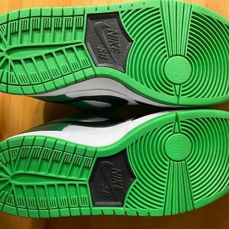 Nike SB Dunk Low &#x27;Classic Green&#x27; BQ6817-302 Outsole