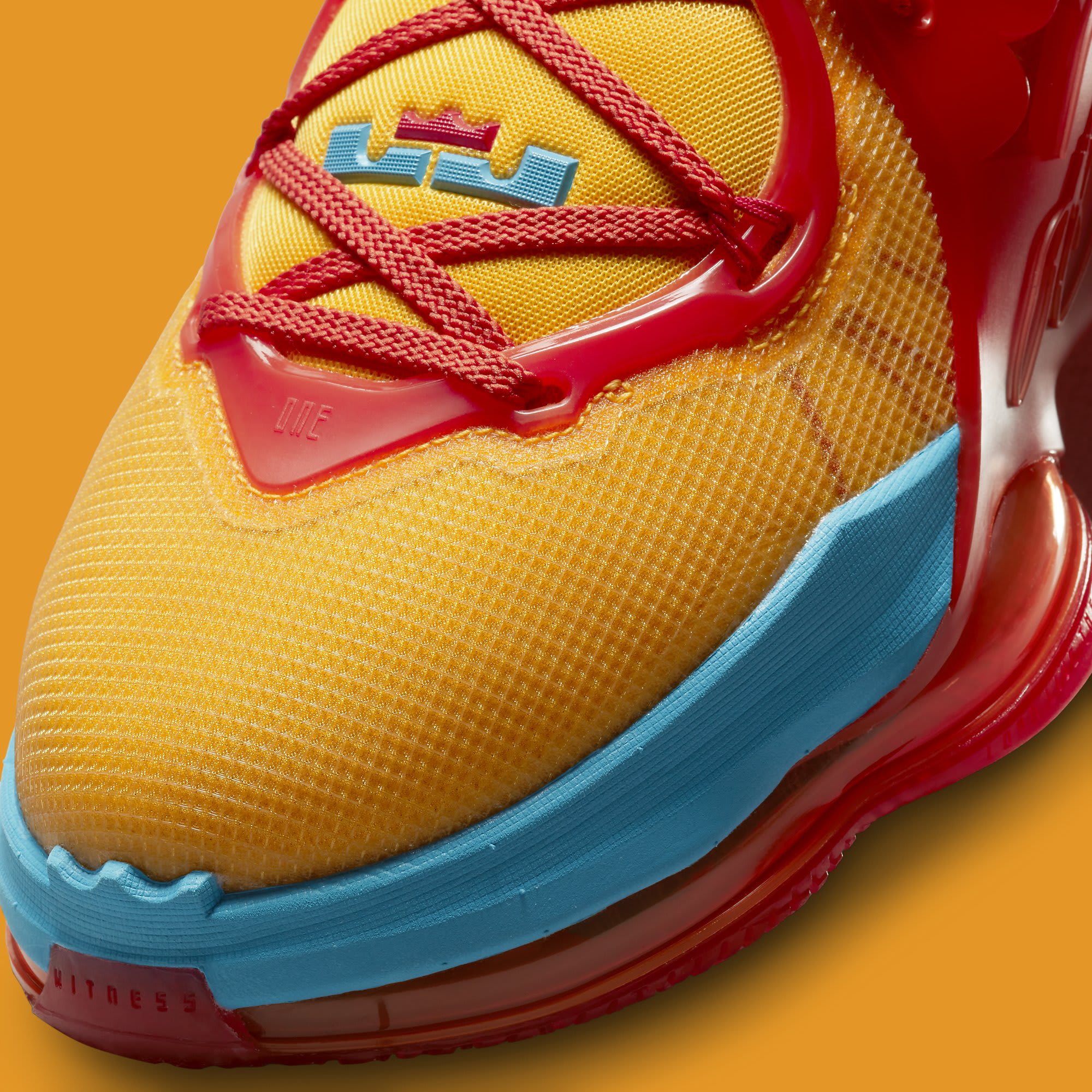 Nike LeBron 19 &#x27;Uniform Hook&#x27; DC9338 800 Toebox