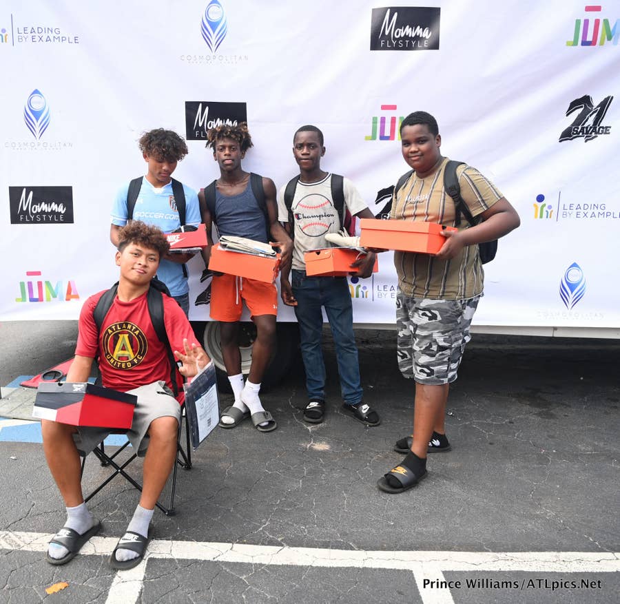 21 Savage Supports 2,300 Kids in Atlanta with Fourth Annual 'Issa Back 2  School Drive' - The Source