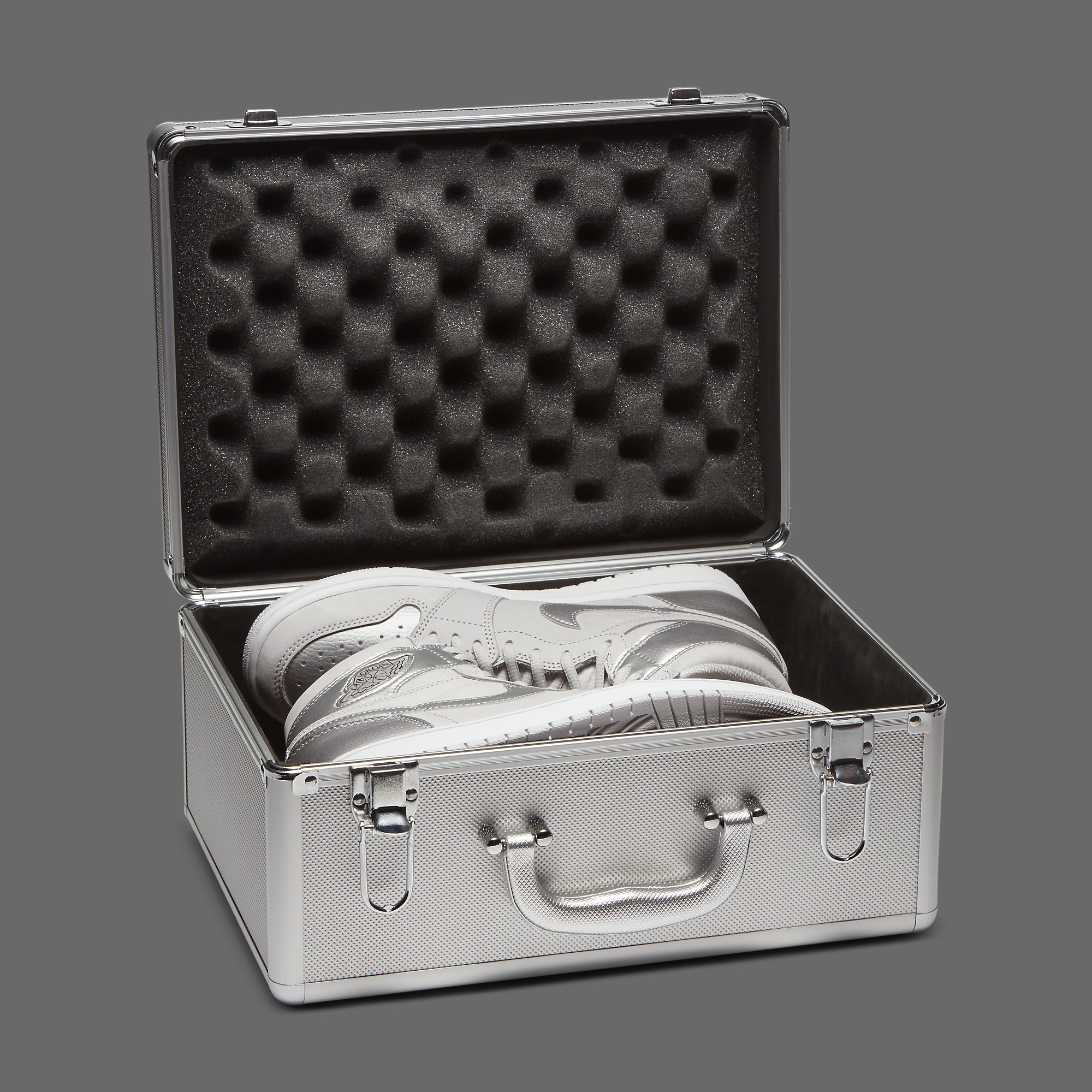 Air Jordan 1 Retro High OG CO.JP &#x27;Metallic Silver&#x27; DA0382-029 Suitcase