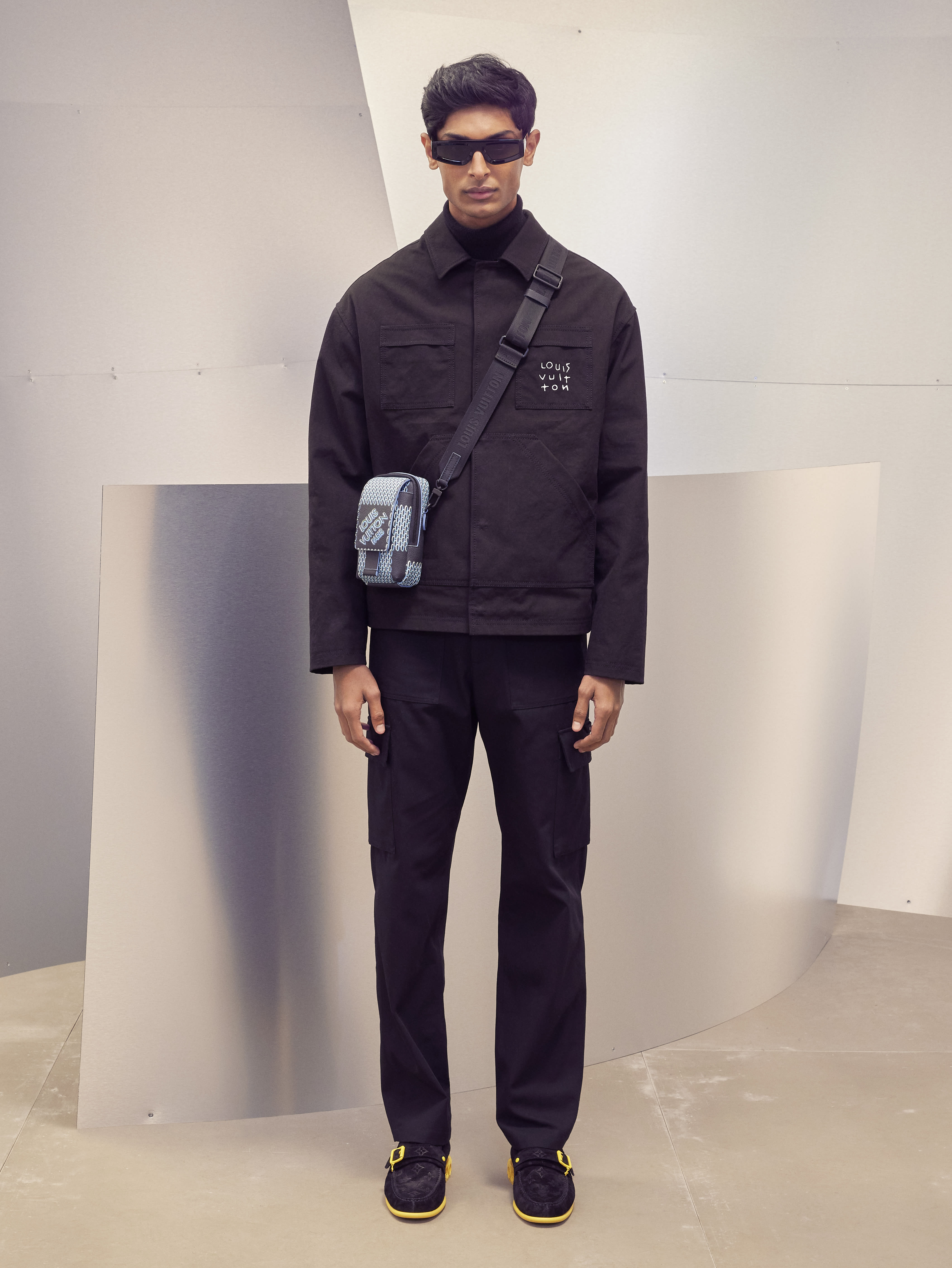 SPORTSWEAR MEETS WORKWEAR WITH LOUIS VUITTON MEN'S PRE-FALL 2022 COLLECTION  – CR Fashion Book