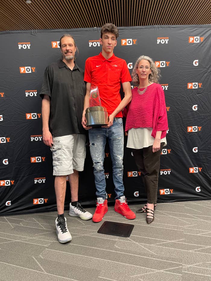 Chet Holmgren Parents Gatorade POY 2020-21