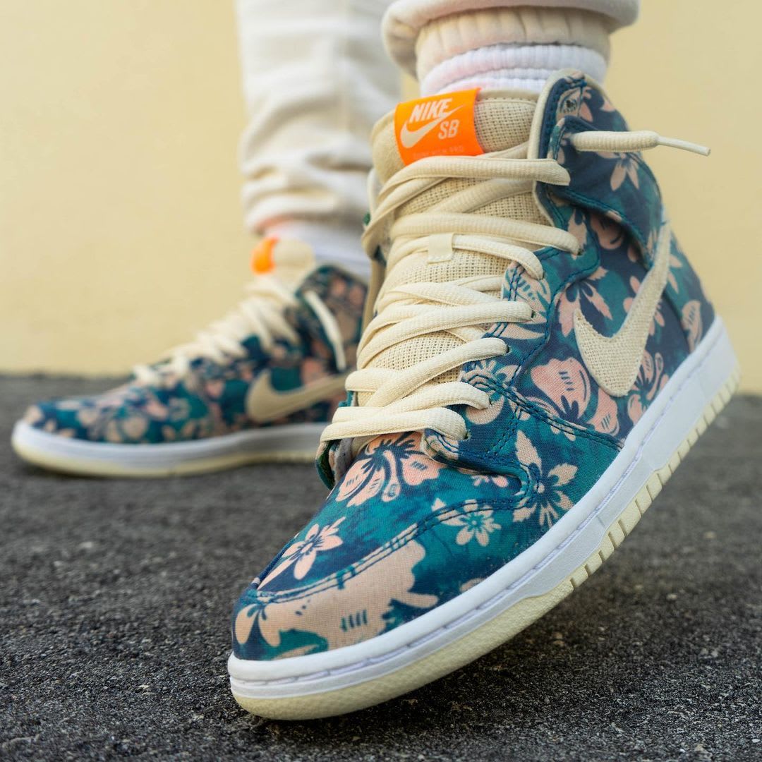 Nike SB Dunk High &#x27;Hawaii&#x27; Sail/Blue/Green Aqua CZ2232-300 (Toe)