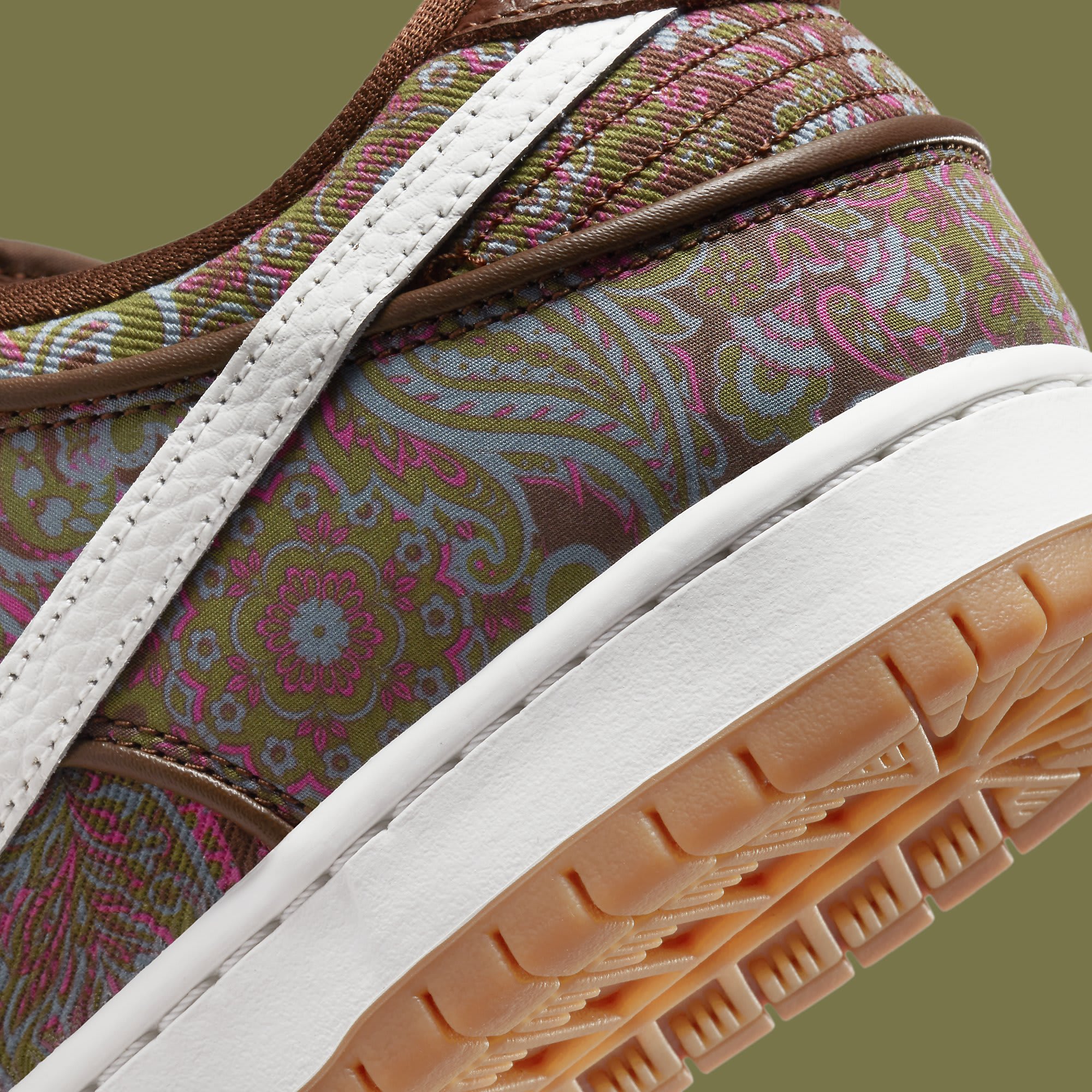 Paisley Prints Cover This Nike SB Dunk   Complex