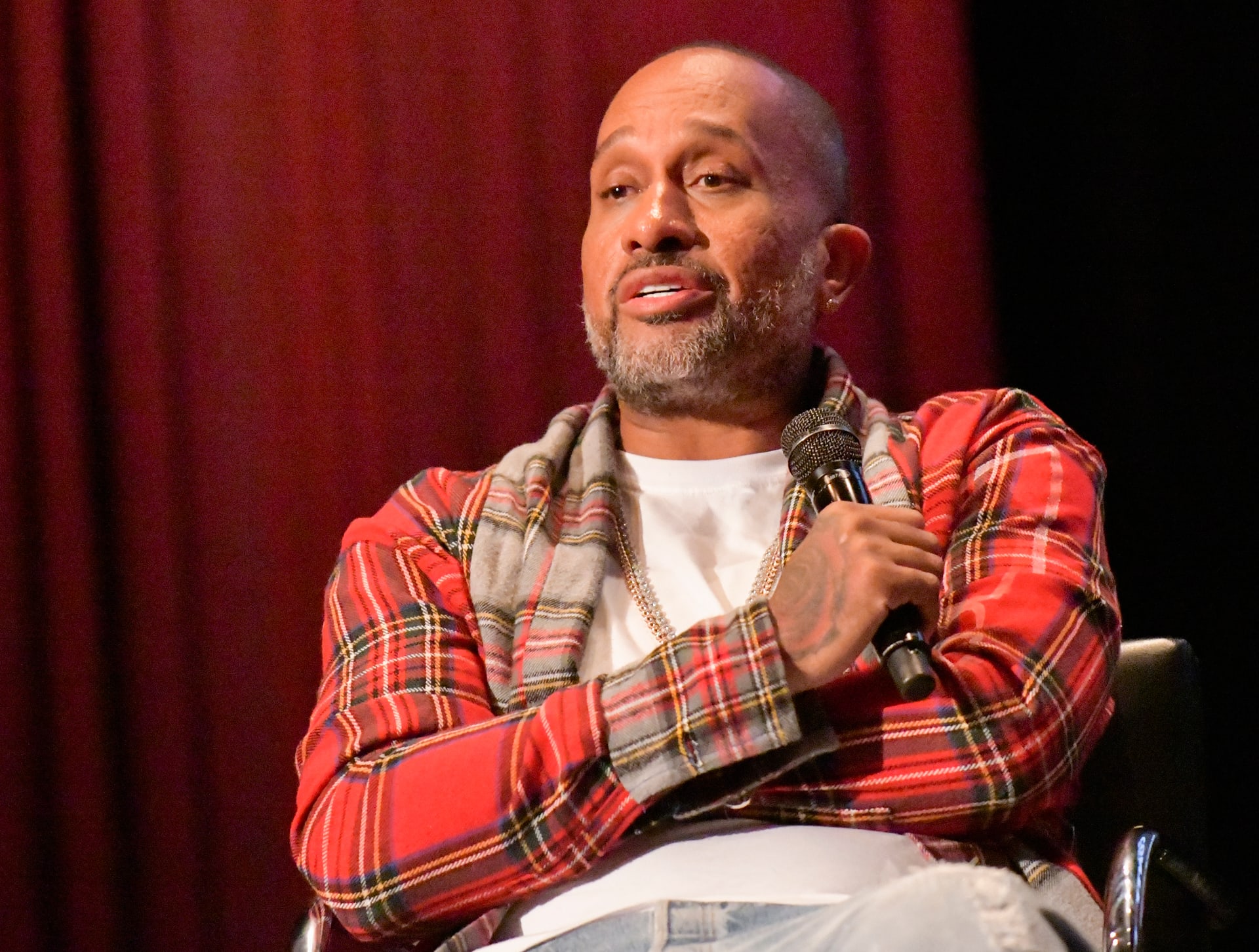 Kenya Barris speaks at Screening and Q&amp;A of &quot;Dolemite Is My Name&quot;