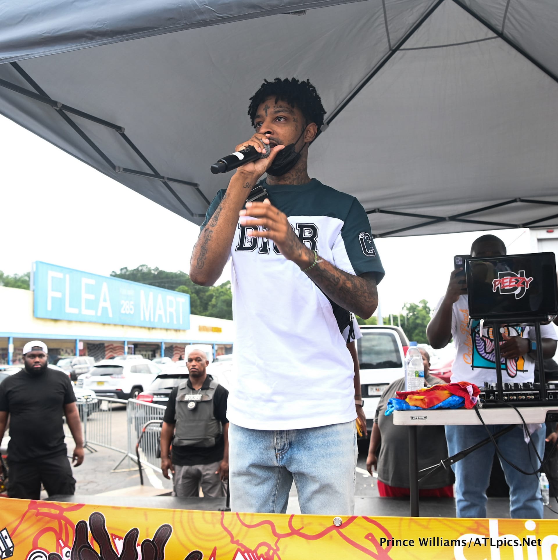 21 Savage Gives Back by Hosting 4th Annual Issa Back 2 School Drive