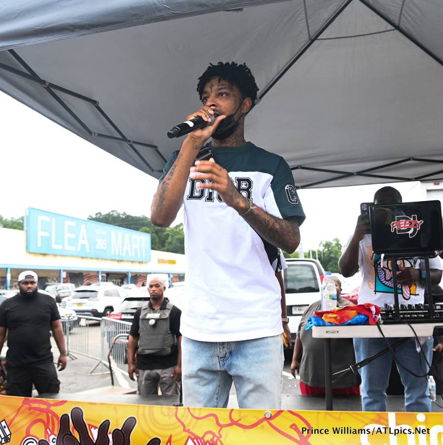 21 Savage Supports 2,300 Kids in Atlanta with Fourth Annual 'Issa Back 2  School Drive' - The Source