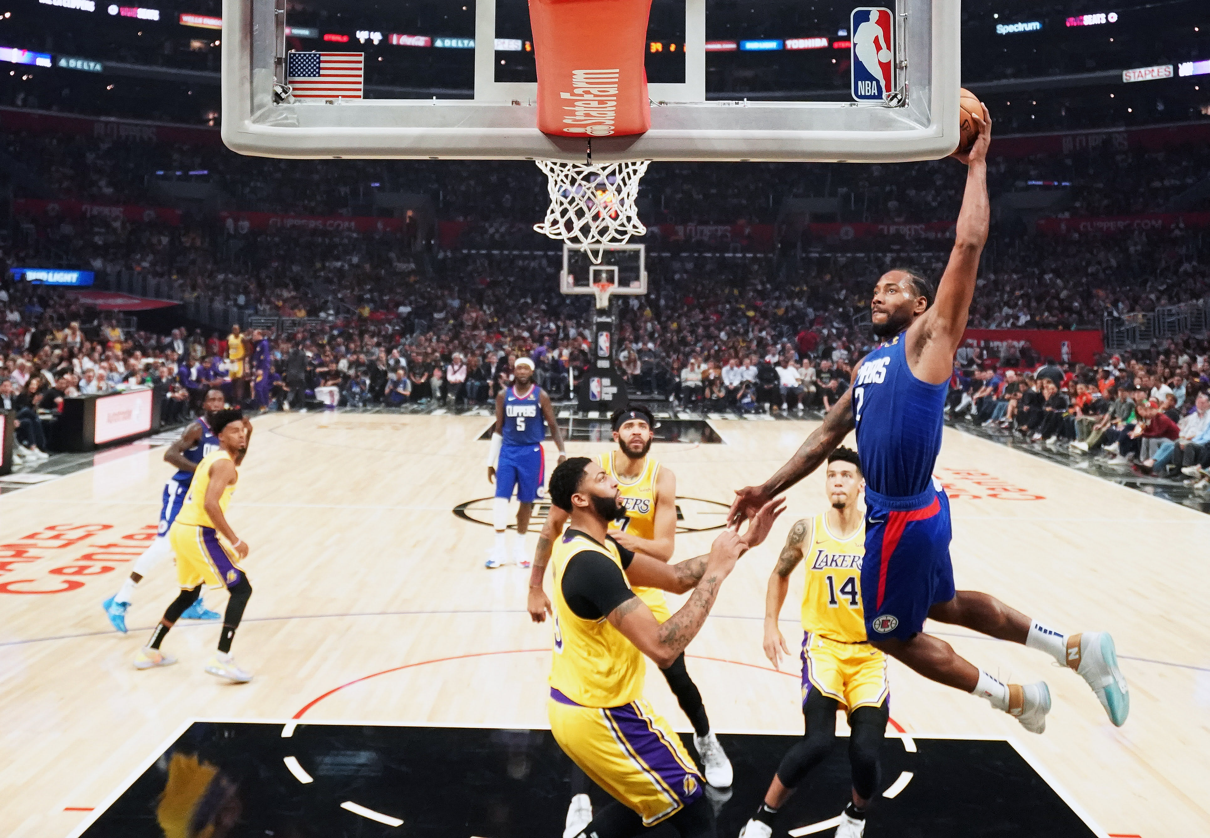 Kawhi Leonard Clippers Lakers October 2019 Dunk Anthony Davis