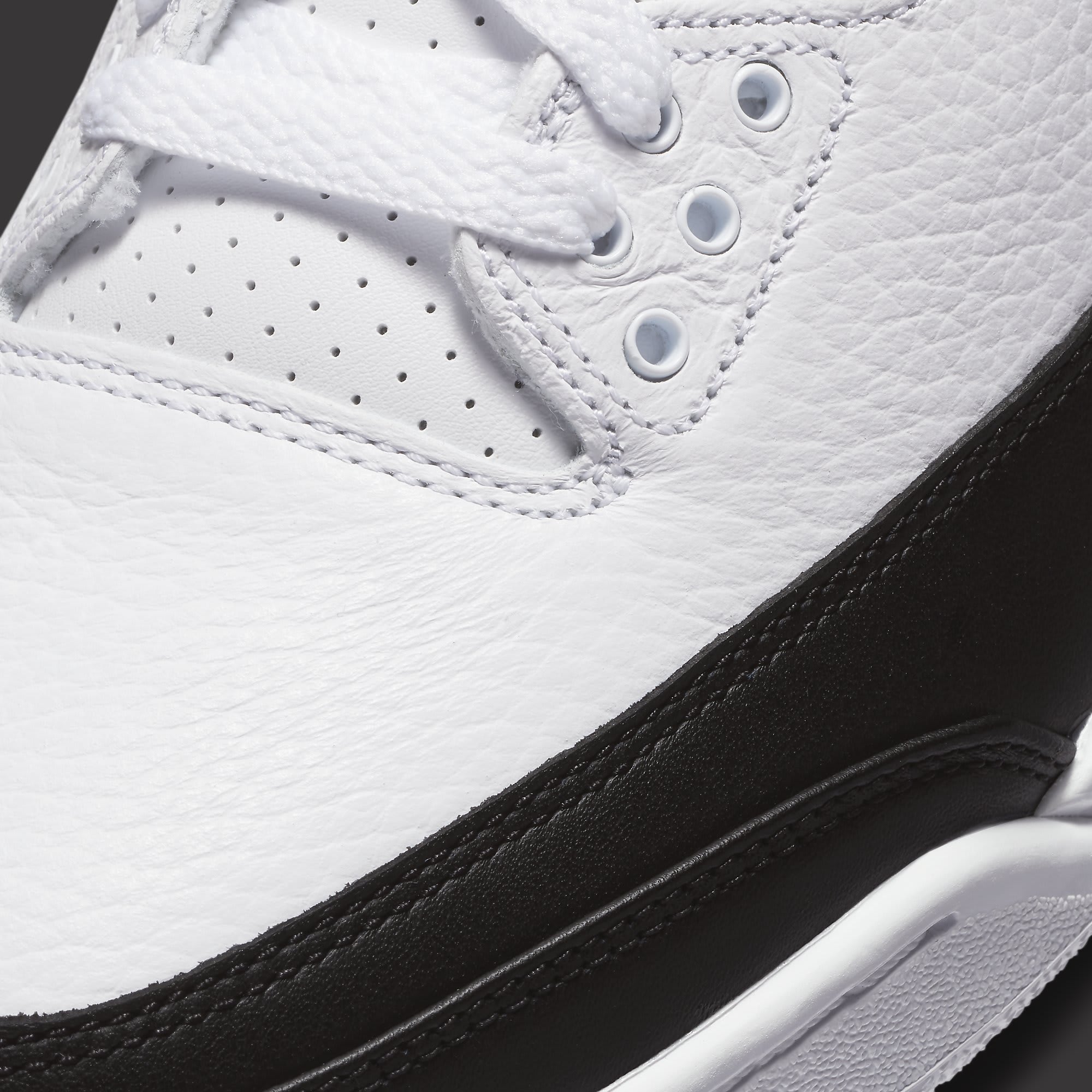 Fragment x Air Jordan 3 Release Date DA3595-100 Toe Detail