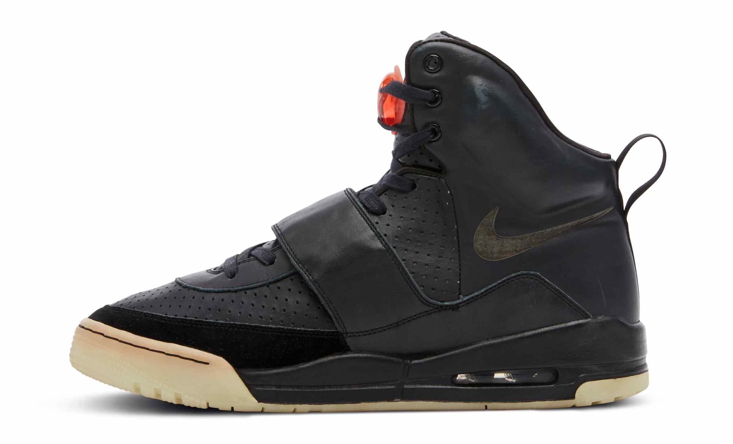 Nike air yeezy 1 all black hotsell