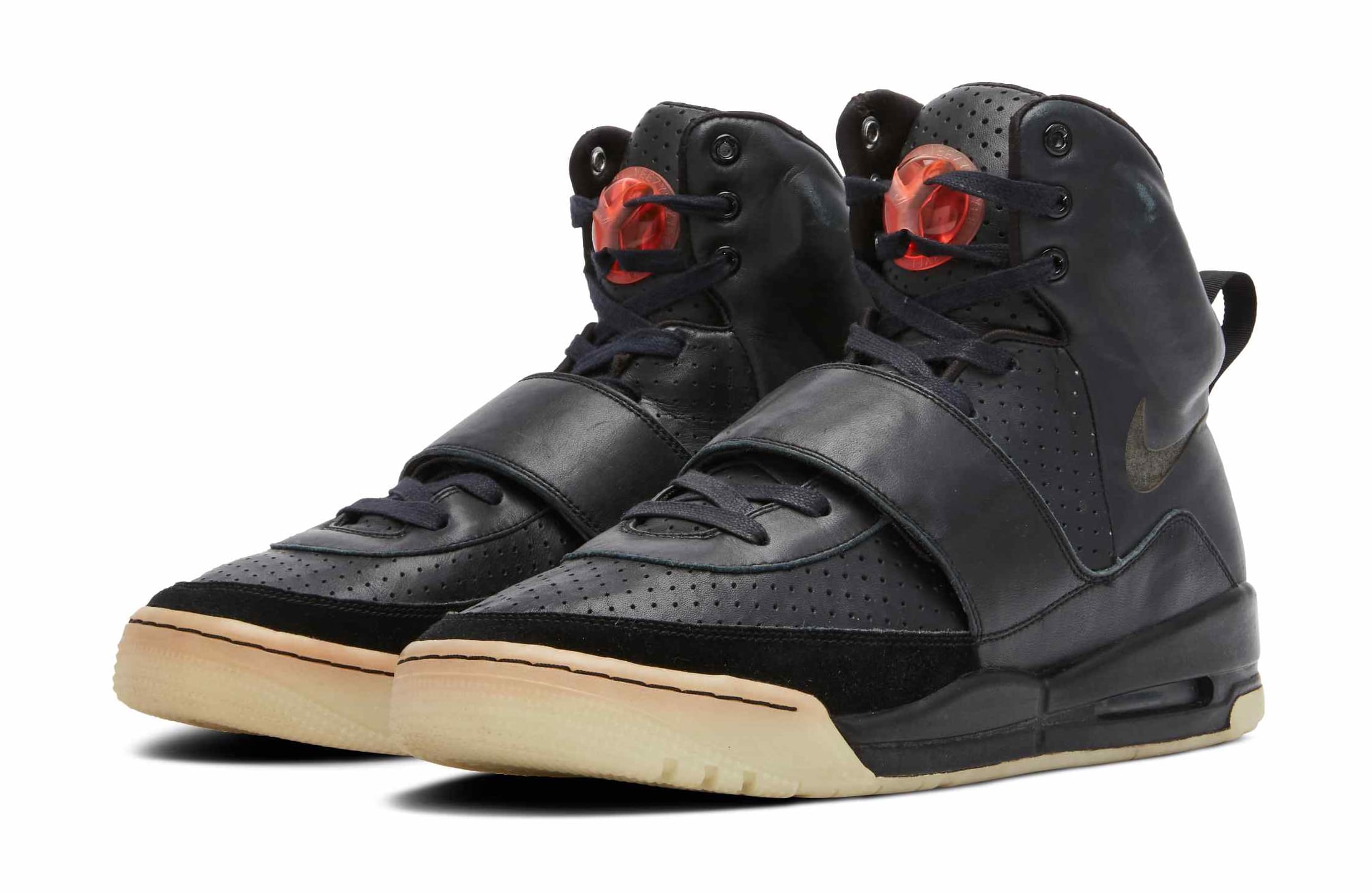 Air yeezy black glow clearance sample