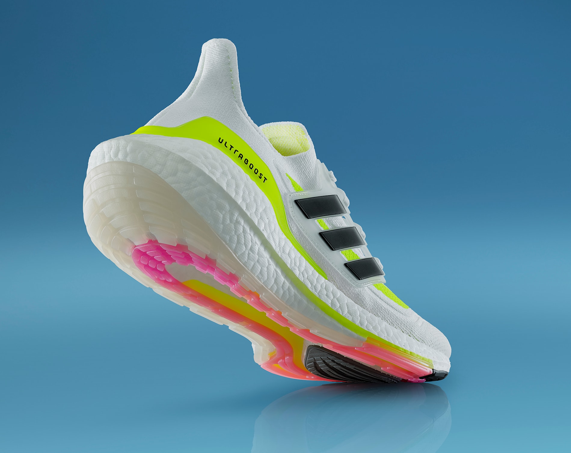 Dinámica sonrojo Nueva llegada Adidas Officially Unveils the Ultra Boost 21 | Complex