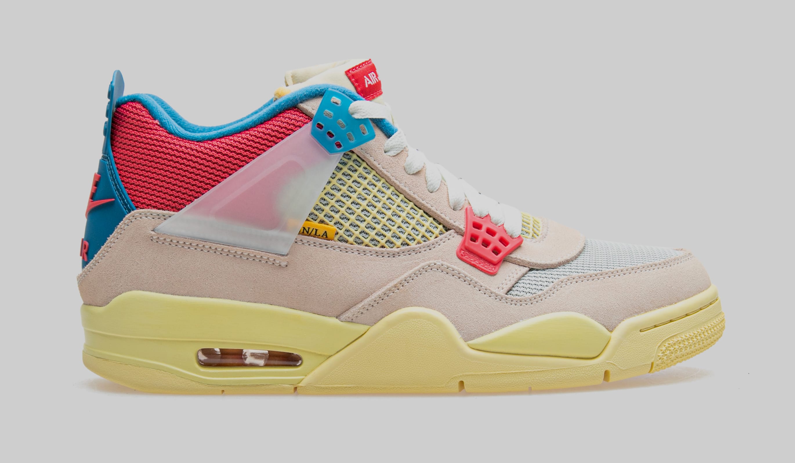 Union x Air Jordan 4 Retro &#x27;Guava&#x27; DC9533-800 Lateral