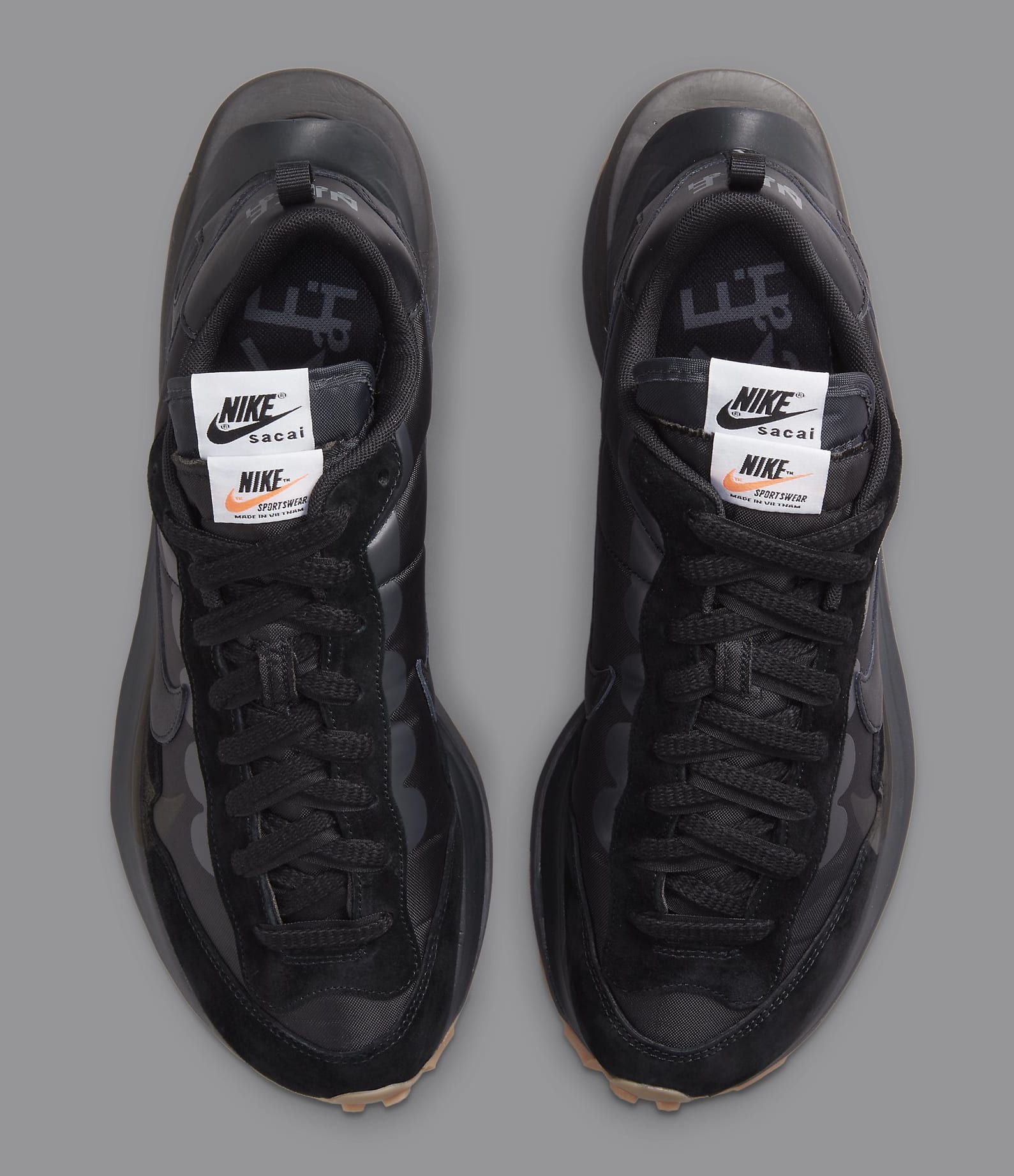 Sacai x Nike VaporWaffle &#x27;Black&#x27; DD1875 001 Top