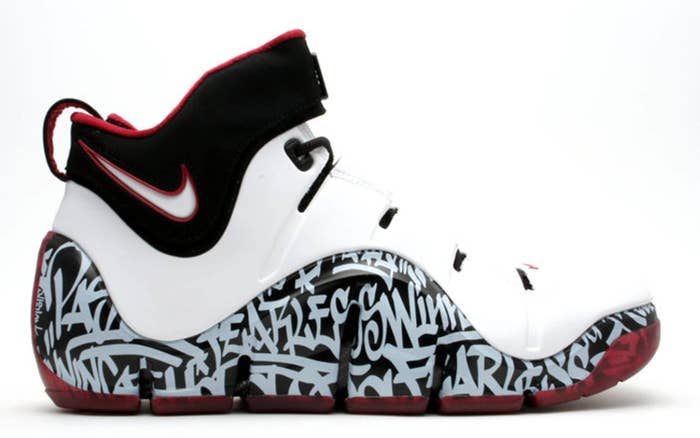Nike LeBron 4 &#x27;Graffiti&#x27; Lateral
