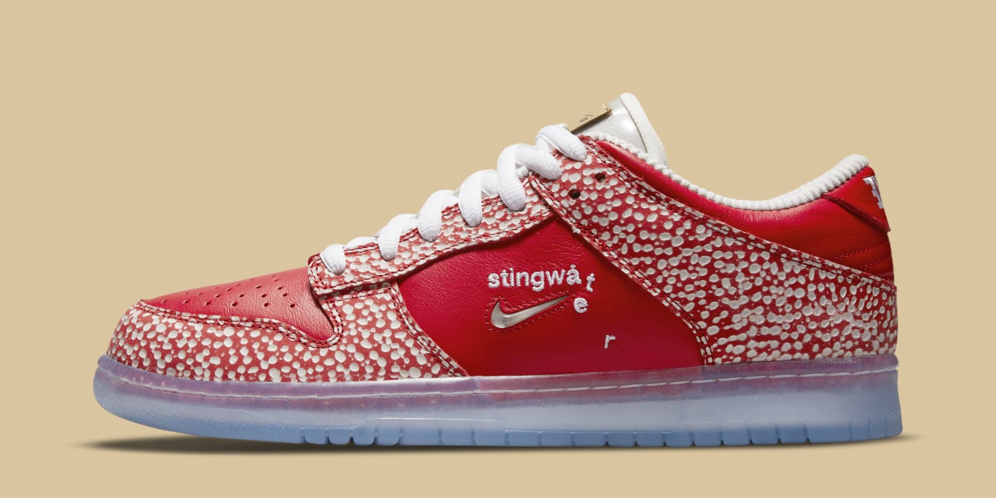 Stingwater x Nike SB Dunk Low DH7650-600 (Lateral)