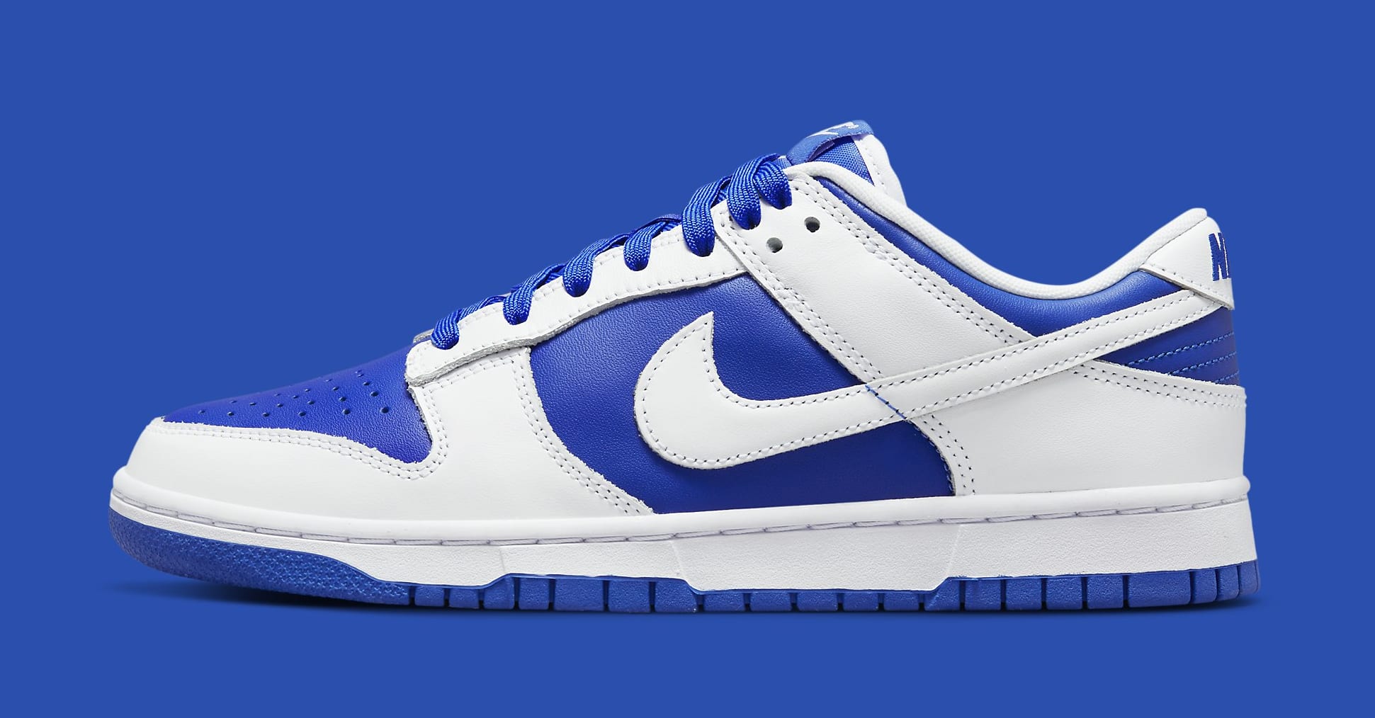 Best Look Yet at the 'Reverse Kentucky' Nike Dunks | Complex