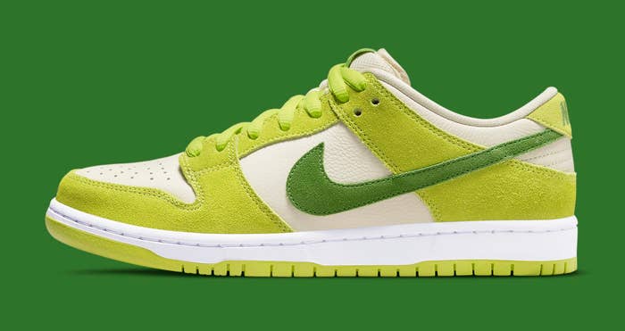 Nike SB Dunk Low &#x27;Green Apple&#x27; DM0807 300 Lateral