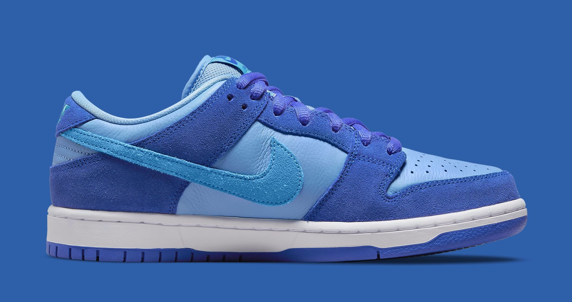 Nike SB Dunk Low &#x27;Blue Raspberry&#x27; DM0807 400 Medial