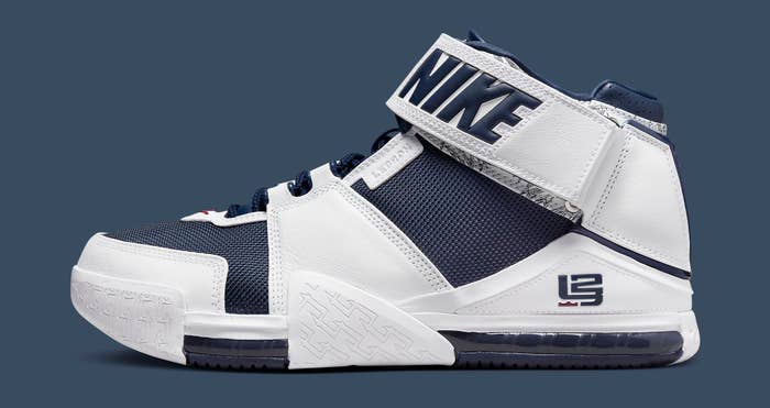 Nike LeBron 2 &#x27;Midnight Navy&#x27; DR0826 100 Lateral