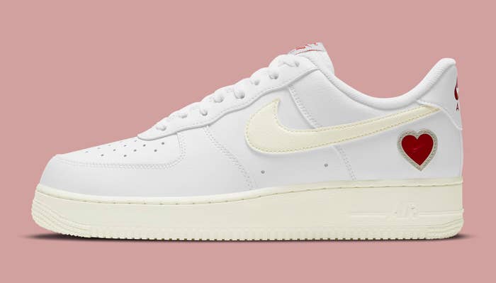 Nike Air Force 1 Low Valentine&#x27;s Day 2021 Release Date DD7117-100 Profile