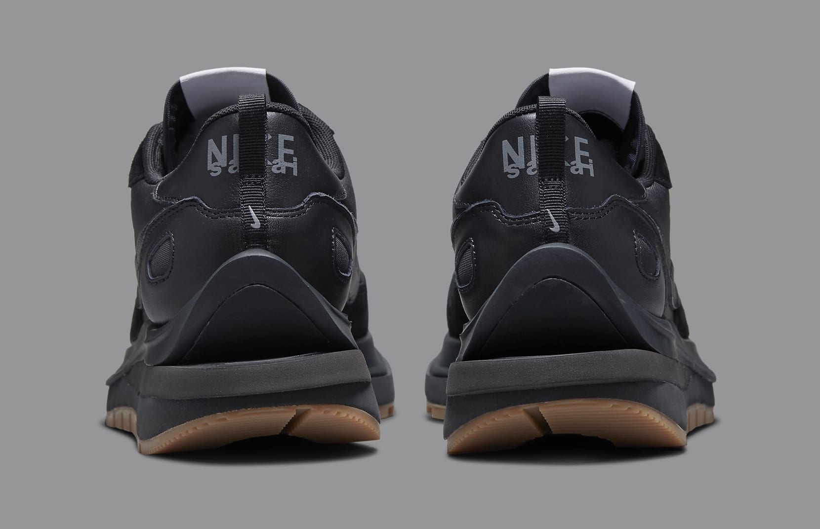 Sacai x Nike VaporWaffle &#x27;Black&#x27; DD1875 001 Heel
