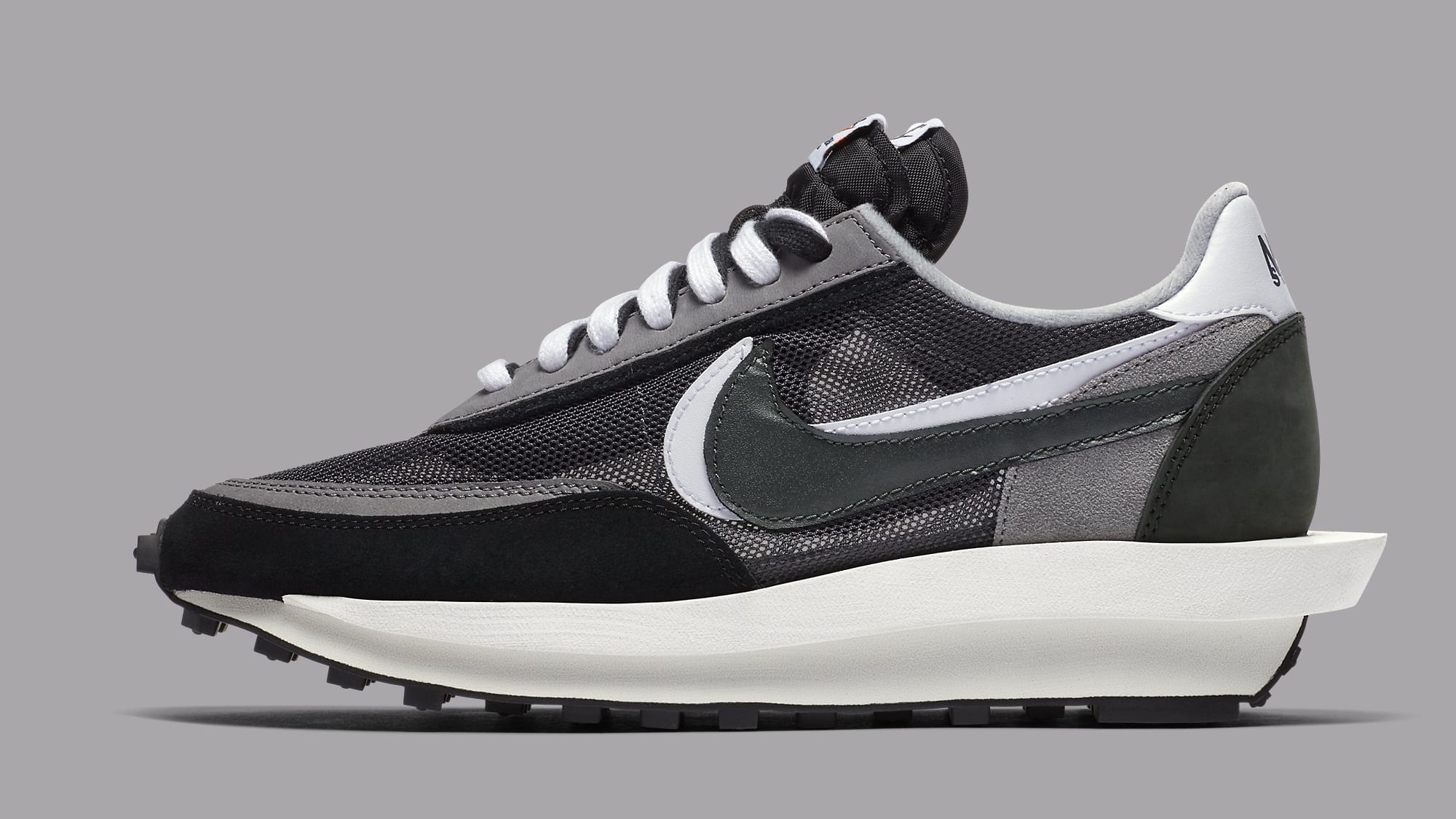 Sacai x Nike LDWaffle Black Anthracite Release Date BV0073-001 Profile