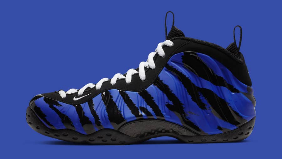 Nike air foamposite hotsell one qs memphis tigers