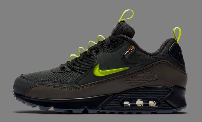 the-basement-nike-air-max-90-manchester-cu5967-001-lateral