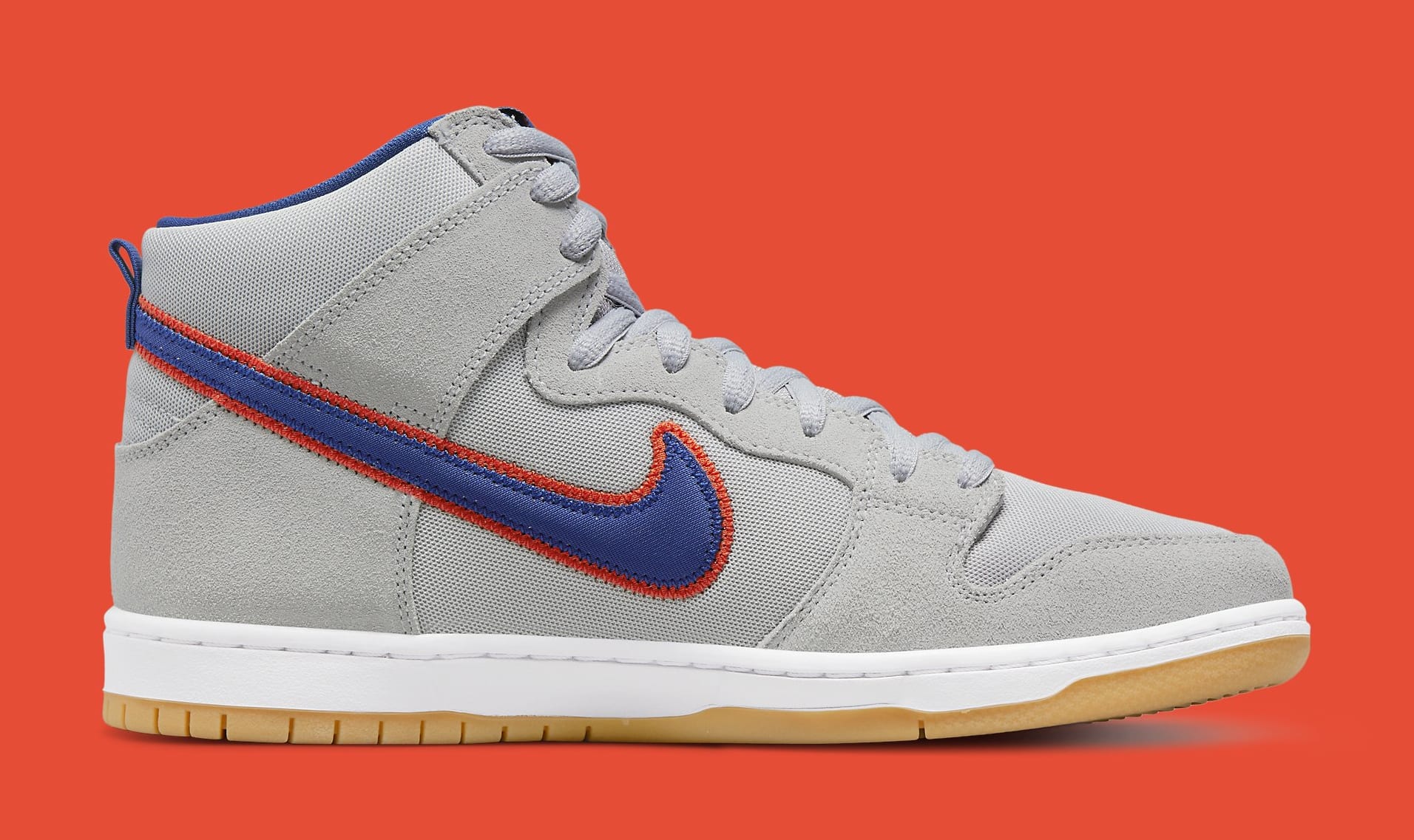 Official images of the Nike SB Dunk High New York Mets have appeared!  What are your predictions for this NL East team this season? Tap…