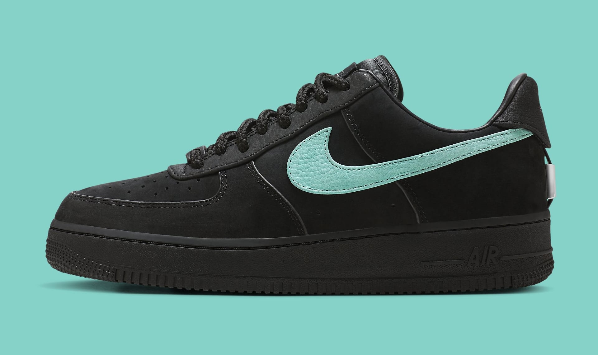 Corrupt ik ontbijt Ontaarden Official Look at the Tiffany &amp; Co. x Nike Air Force 1 | Complex