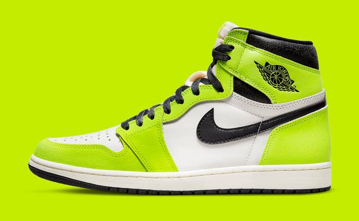 Air Jordan 1 High &#x27;Visionaire&#x27; 555088 702 Lateral