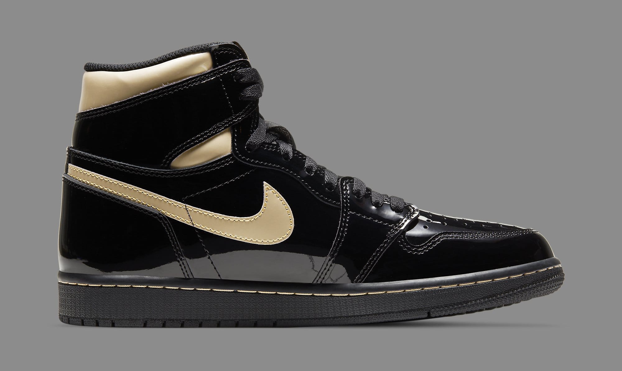 Air Jordan 1 Retro High OG &#x27;Metallic Gold&#x27; 555088-032 Medial