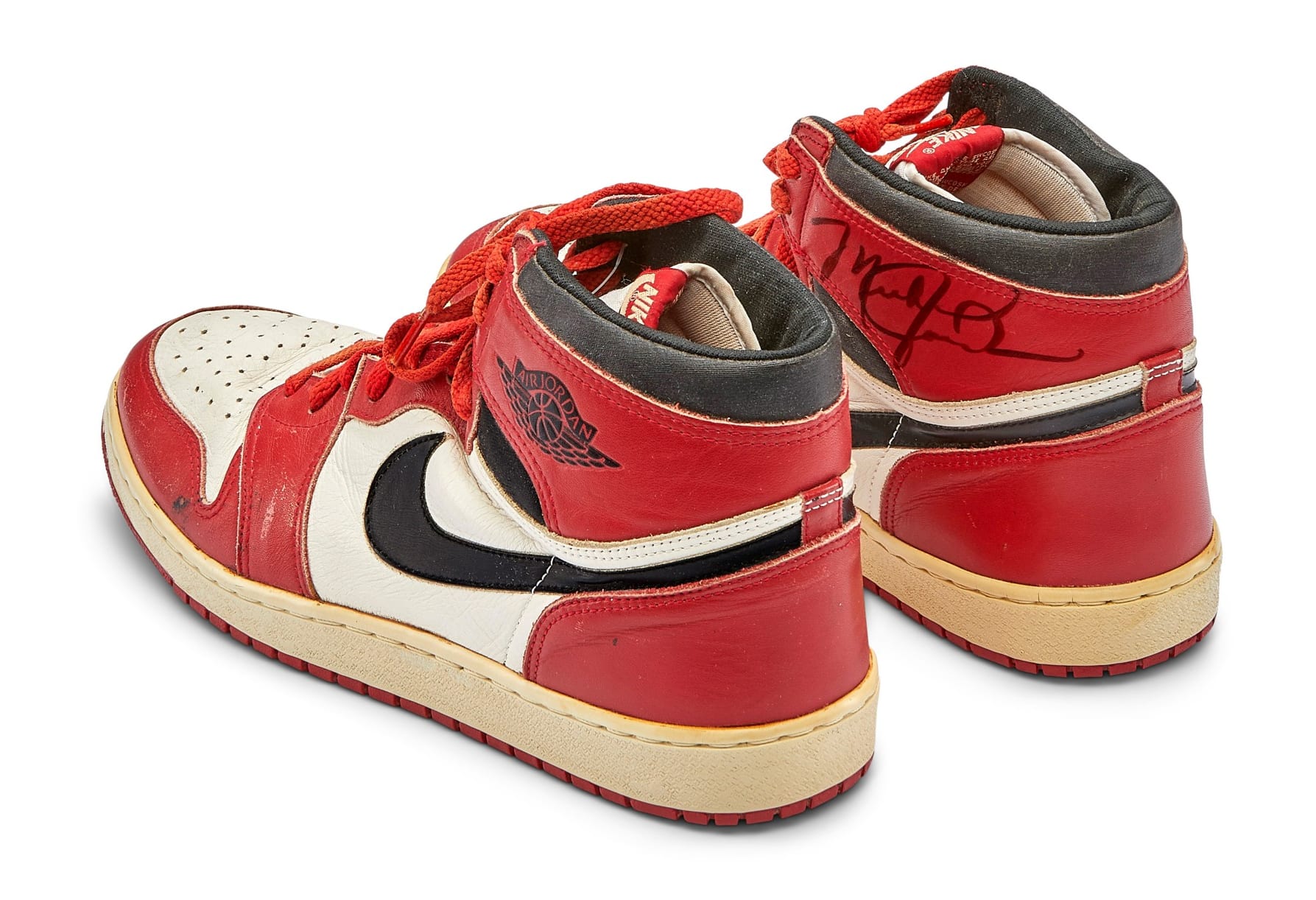 Michael Jordan Game Worn Autographed 1985 Air Jordan 1 High &#x27;Chicago&#x27; Heel