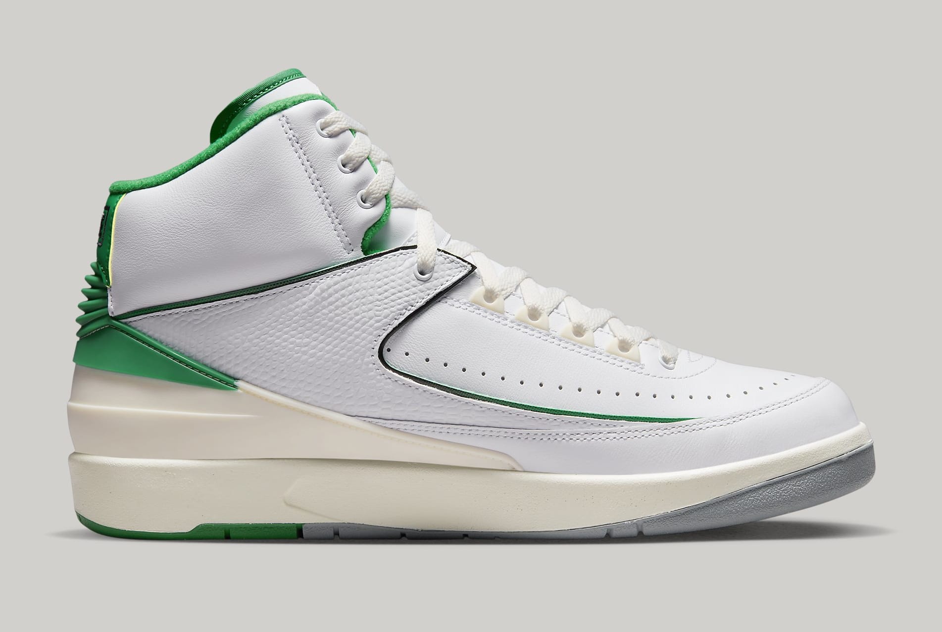 Air Jordan 2 &#x27;Lucky Green&#x27; DR8884 103 Medial