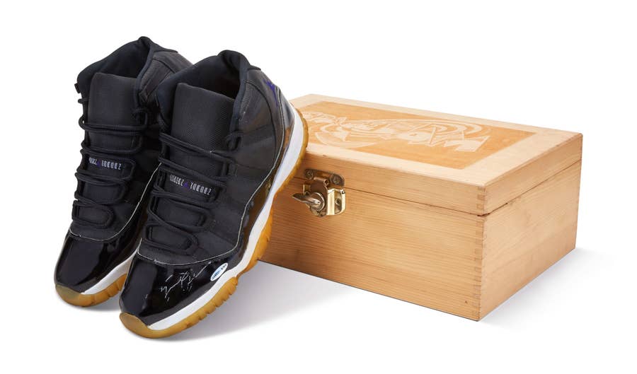 Jordan 11 black clearance gum release date
