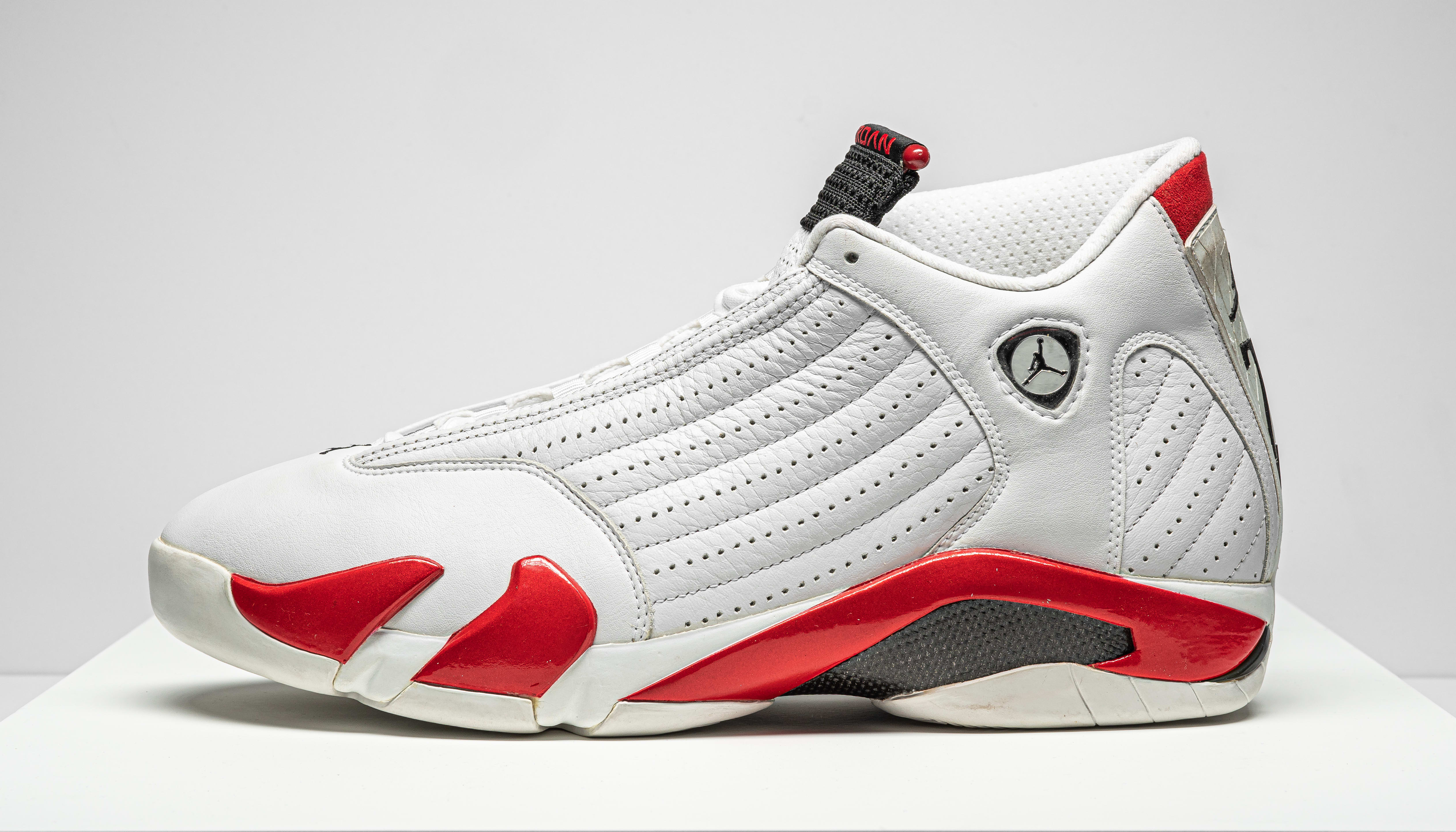 Michael Jordan's first-ever Air Jordan sneakers sell for $560,000 at  auction, Michael Jordan