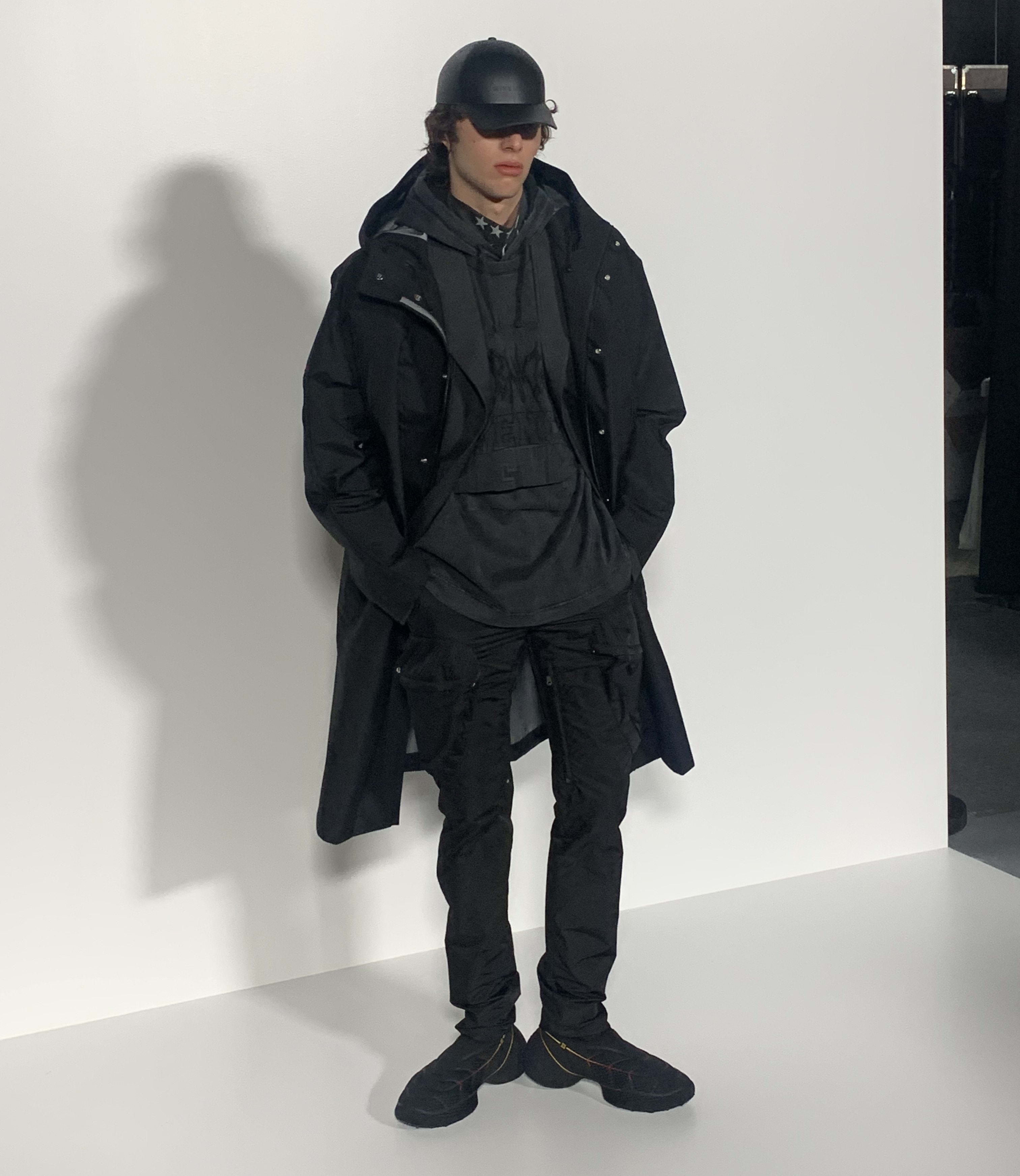Givenchy Fall/Winter 2022 Paris Fashion Week 4