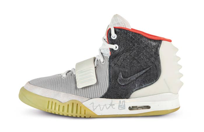 Nike Air Yeezy 2 &#x27;Mismatched&#x27; Sample