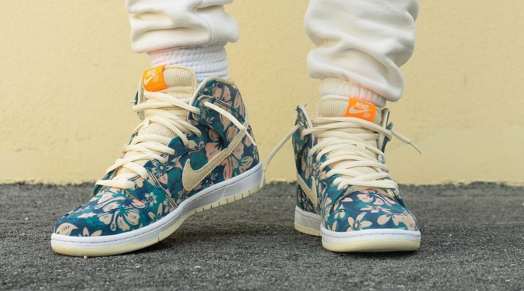 Nike SB Dunk High &#x27;Hawaii&#x27; Sail/Blue/Green Aqua CZ2232-300 (Front)