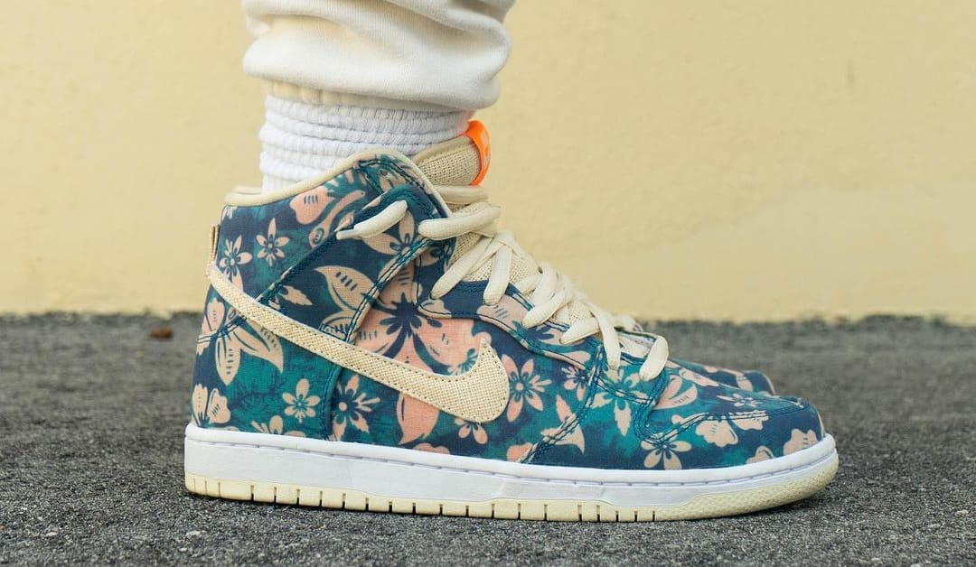 Nike SB Dunk High &#x27;Hawaii&#x27; Sail/Blue/Green Aqua CZ2232-300 (Lateral On-Foot)