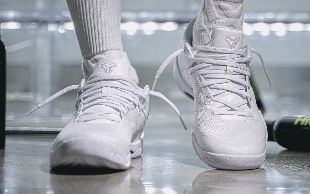 Nike Kobe 8 Protro &#x27;Triple White&#x27; FJ9364 100 Front